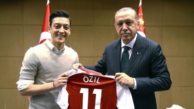 يلا خبر | أردوغان يعتبر ما تعرض له اللاعب أوزيل معاملة عنصرية وغير مقبولة