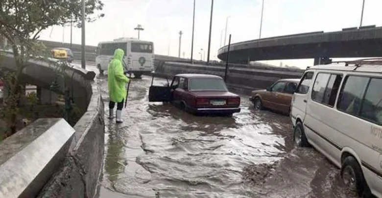 يلا خبر | بالصور والفيديو .. نوة قاسم تضرب الإسكندرية بأمطار غزيرة وعواصف رعدية وتستمر لمدة 4 أيام