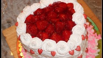 تورتة الفلانتين بالفراولة والجيلى Valentine cake | الحلقة 74 | مطبخ تيك تاك