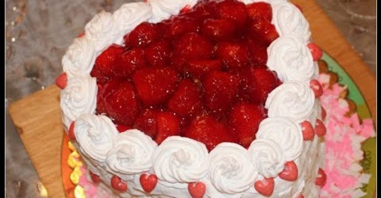 تورتة الفلانتين بالفراولة والجيلى Valentine cake | الحلقة 74 | مطبخ تيك تاك