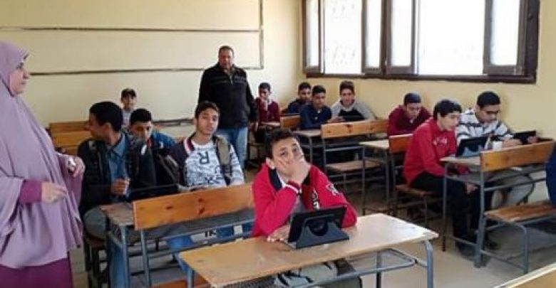 يلا خبر  | توتر بين طلاب أولى ثانوي بسبب “سقوط سيستم الامتحانات”