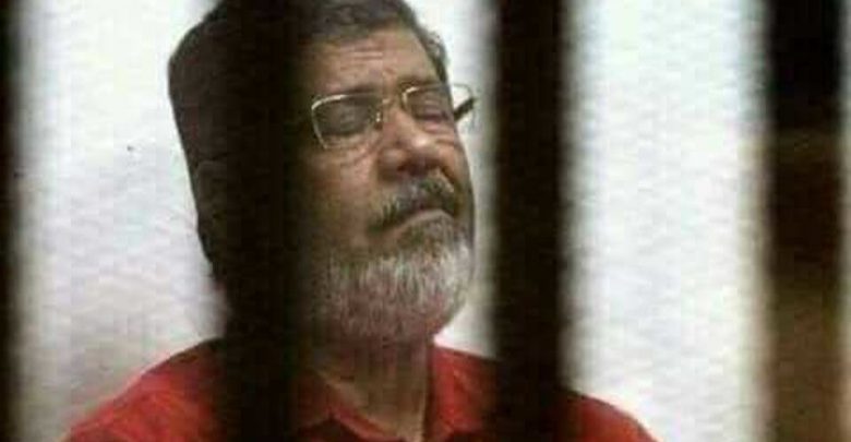 يلا خبر  | محمد مرسي .. وفاة الرئيس المصري السابق خلال جلسة محاكمته اليوم – نجوم مصرية