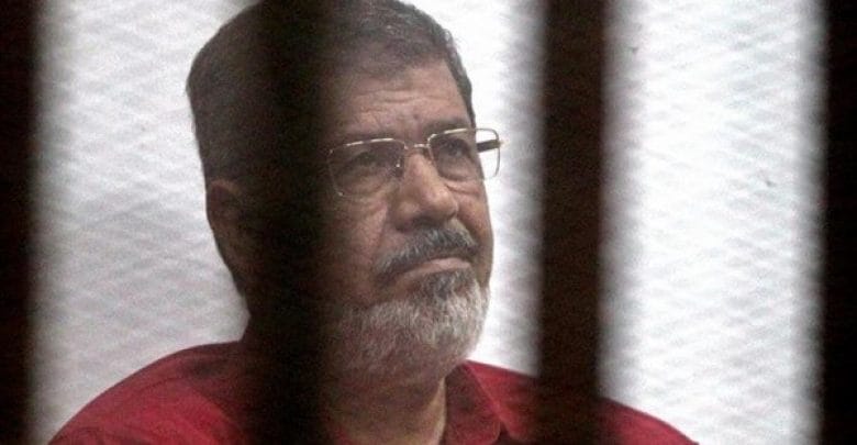 يلا خبر  | وفاة الرئيس المعزول محمد مرسي العياط اثناء محاكمته في التخابر – نجوم مصرية