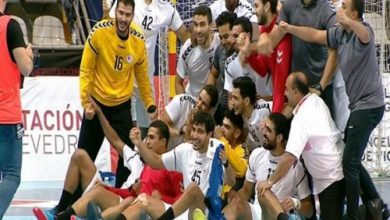 يلا خبر  | وزير الرياضة يهنيء المنتخب ببرونزية مونديال شباب اليد