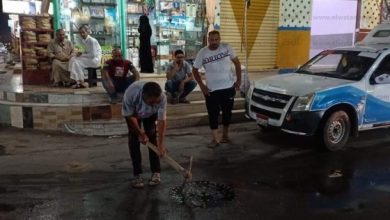 يلا خبر  | صور.. إصلاح خط طرد الصرف الصحي الرئيسي بشارع المنشية بمدينة الطور – المحافظات