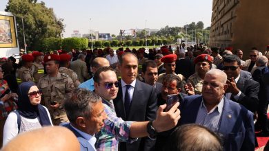 يلا خبر  | بالصور| شاهد ماذا فعل جمال مبارك أمام النصب التذكاري اليوم