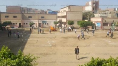 يلا خبر  | مراسل “الوطن” ببني سويف عن المدرسة الفارغة من الطلاب: مش بيهتموا بالتعليم – مصر