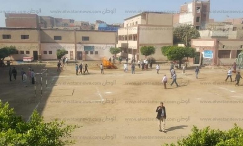 يلا خبر  | مراسل “الوطن” ببني سويف عن المدرسة الفارغة من الطلاب: مش بيهتموا بالتعليم – مصر