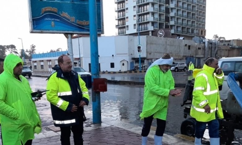 يلا خبر  | الدفع بـ63 سيارة شفط لنزح مياه الأمطار من شوارع الإسكندرية – المحافظات