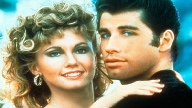 يلا خبر | بعد 41 عامًا.. جون ترافولتا وأوليفيا نيوتن بأزياء فيلم Grease